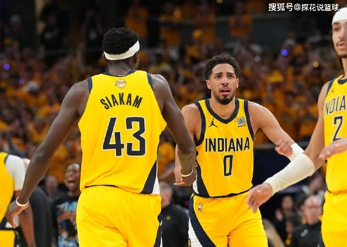 萨拉赫在独行侠比赛中出色发挥,领先优势明显引发热议! 萨拉赫在独行侠比赛中出色发挥,领先优势明显引发热议!