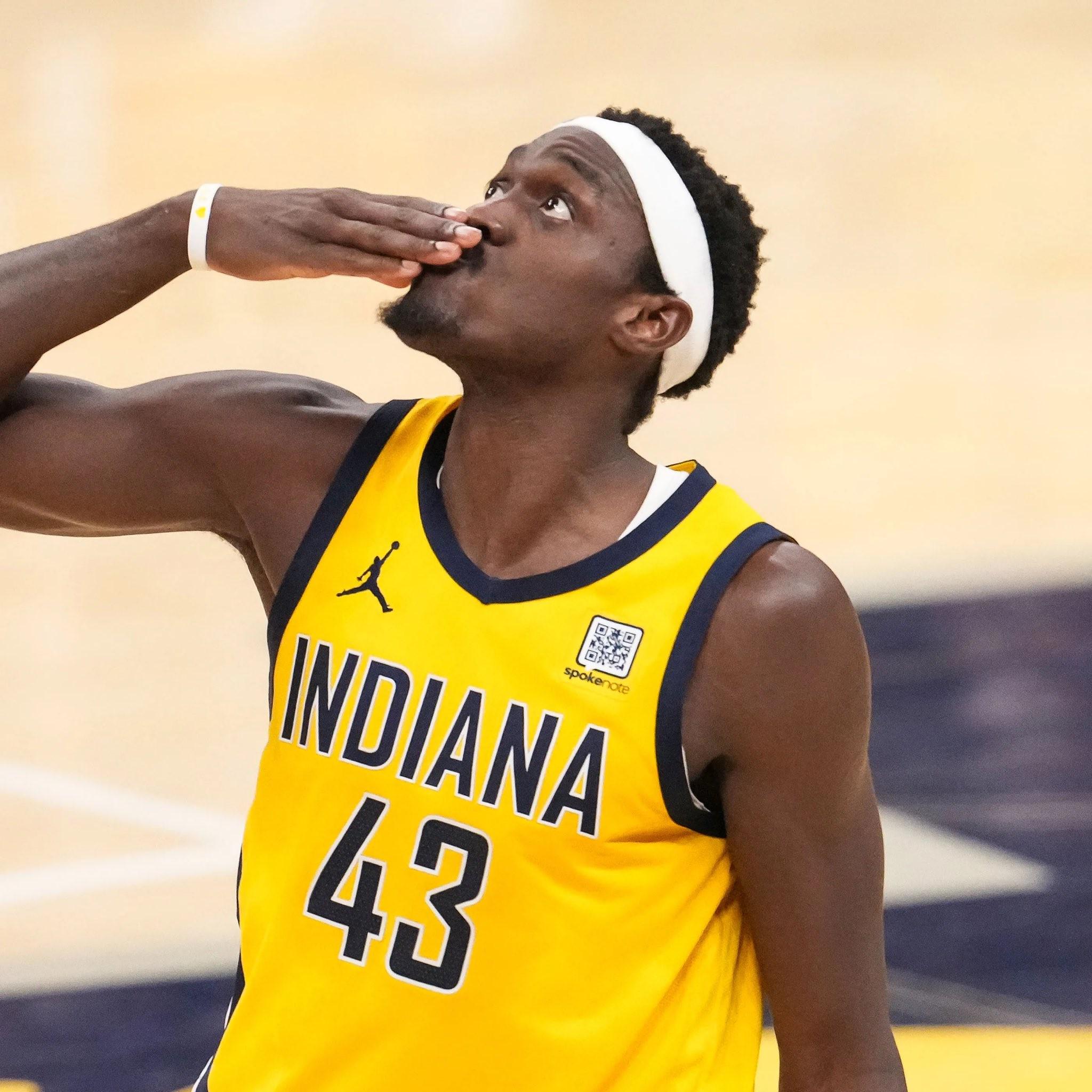 西亚卡姆重返赛场，出色防守首场状态出色，加拿大队观众沸腾！