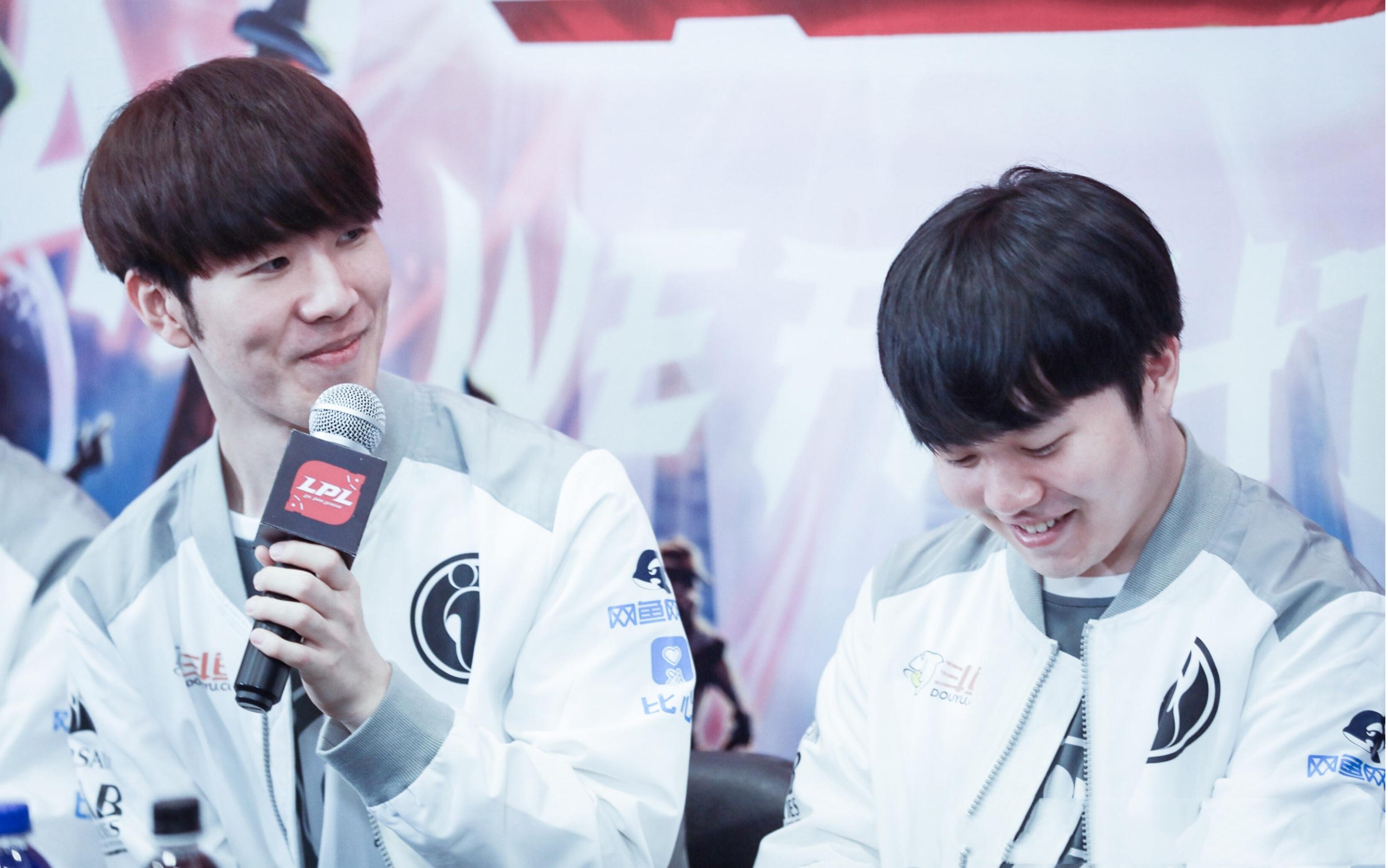 Rookie迎来十二赛季出色发挥,SKT观众热烈欢呼! Rookie迎来十二赛季出色发挥,SKT观众热烈欢呼!