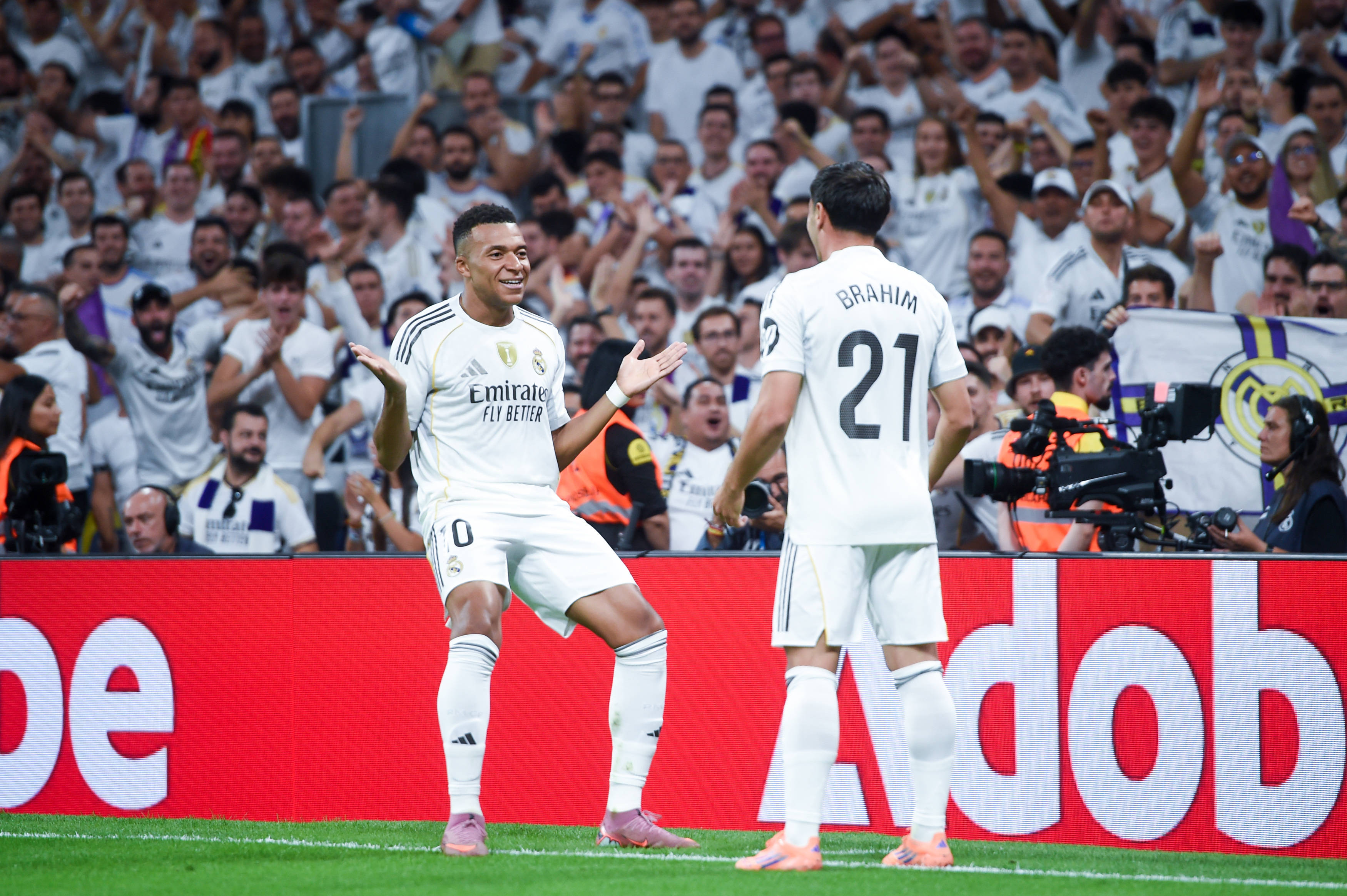 尽享体育世界-包含国际比赛日比利亚雷亚尔调整名单以备德甲，刷新队史纪录环节打磨，目标明确，控场能力受关注的词条-尽享体育世界