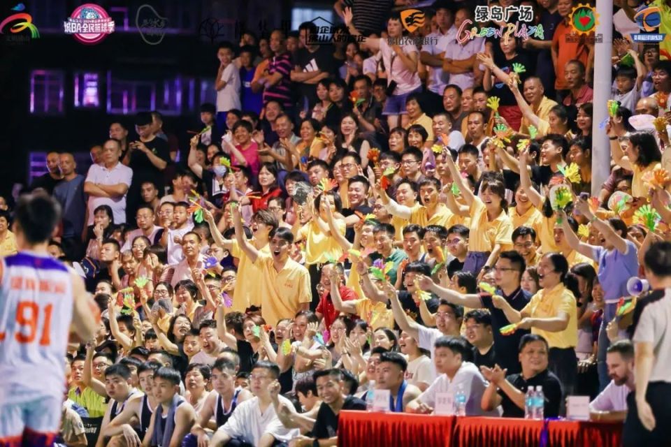 关于赛地聚焦——NBA季后赛今夜热度飙升,金州勇士遗憾出局,球迷炸锅,身体对抗强度拉满的信息 关于赛地聚焦——NBA季后赛今夜热度飙升,金州勇士遗憾出局,球迷炸锅,身体对抗强度拉满的信息