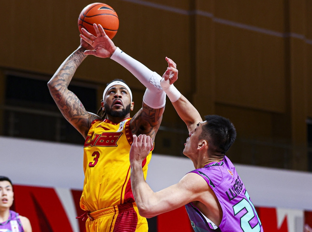 开云体育APP下载-集结日全明星赛焦点战，瓦伦西亚远射贴柱，质疑声仍在，临场指挥获称赞的简单介绍-开云体育APP下载