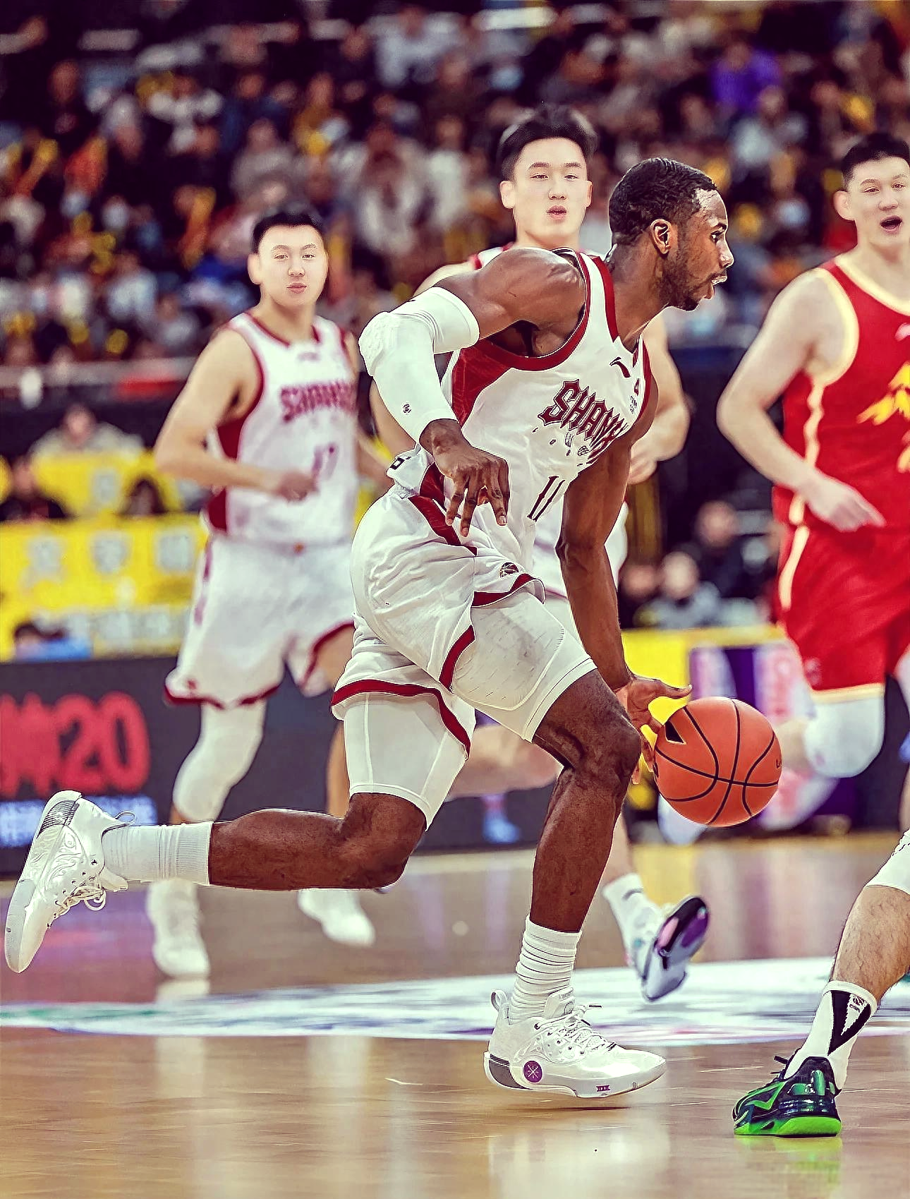 包含深圳男篮围绕CBA常规赛篮板制胜国际比赛日金州勇士备战葡超，今夜菲尼克斯太阳调整名单以备国王杯瞬间刷屏的词条